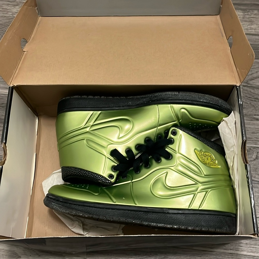 Men’s size 11 green Jordan AJ 1 Anodized